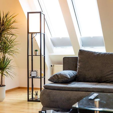 Moderne Dachgeschosswohnung - Parkplatz - Netflix Coburg Exteriör bild