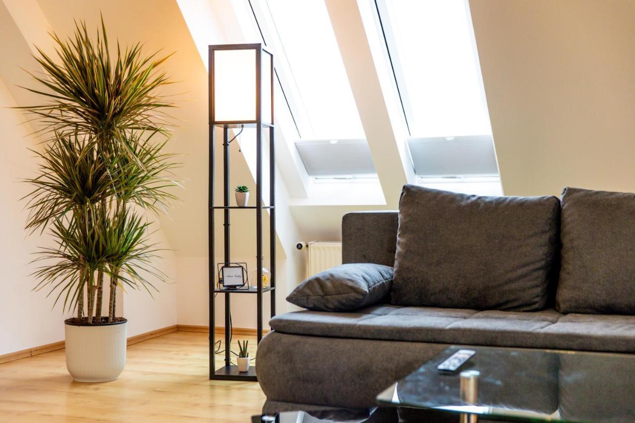 Moderne Dachgeschosswohnung - Parkplatz - Netflix Coburg Exteriör bild